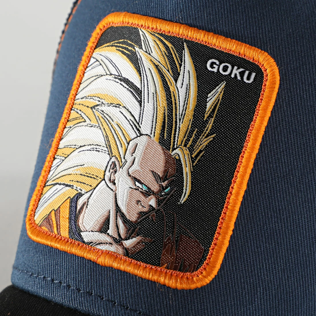Vente flash 👏 Casquette Trucker Goku Noir Bleu Marine de Capslab ✨ 2 Vente flash 👏 Casquette Trucker Goku Noir Bleu Marine de Capslab ✨ – Image 2