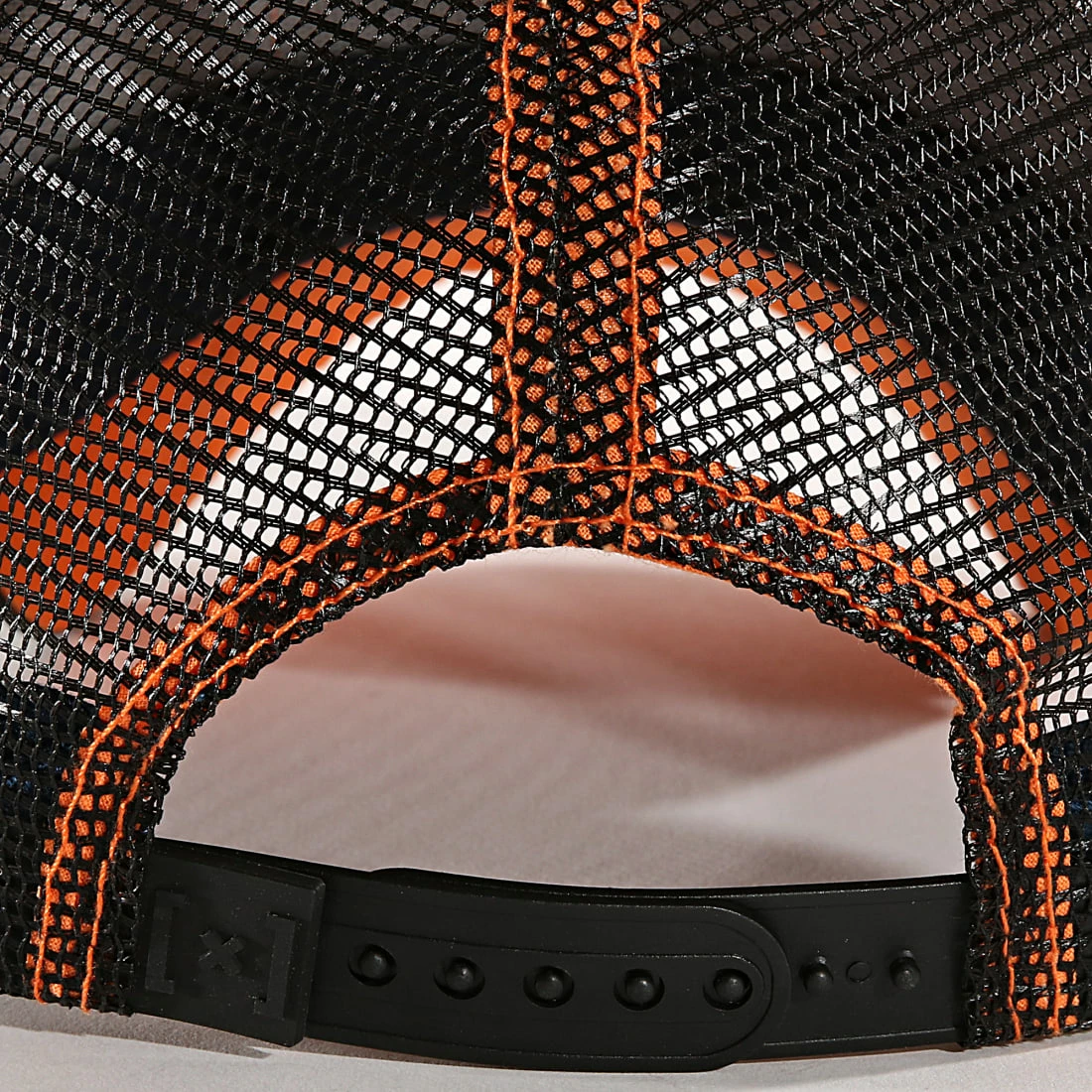 Vente flash 👏 Casquette Trucker Goku Noir Bleu Marine de Capslab ✨ 3 Vente flash 👏 Casquette Trucker Goku Noir Bleu Marine de Capslab ✨ – Image 3