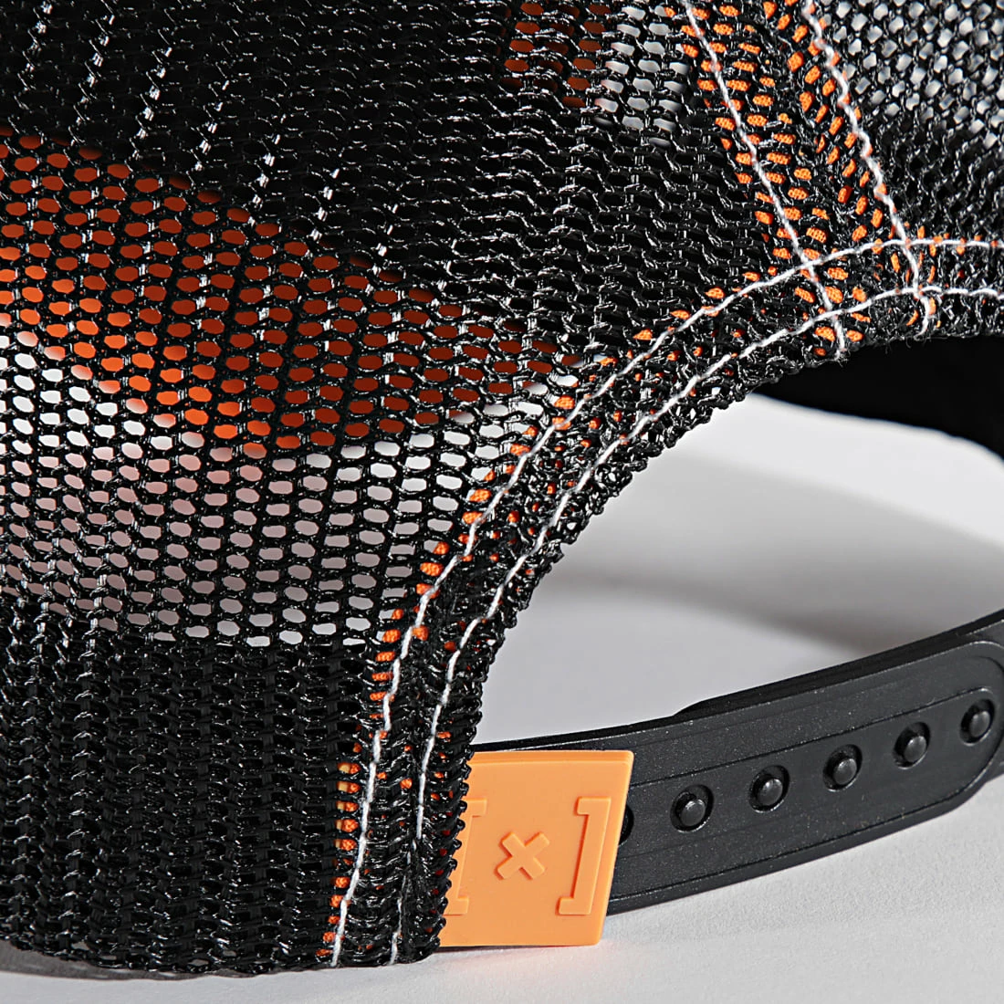 Le moins cher ✨ Casquette Trucker Bugs Bunny Noir de Capslab 👍 3 Le moins cher ✨ Casquette Trucker Bugs Bunny Noir de Capslab 👍 – Image 3