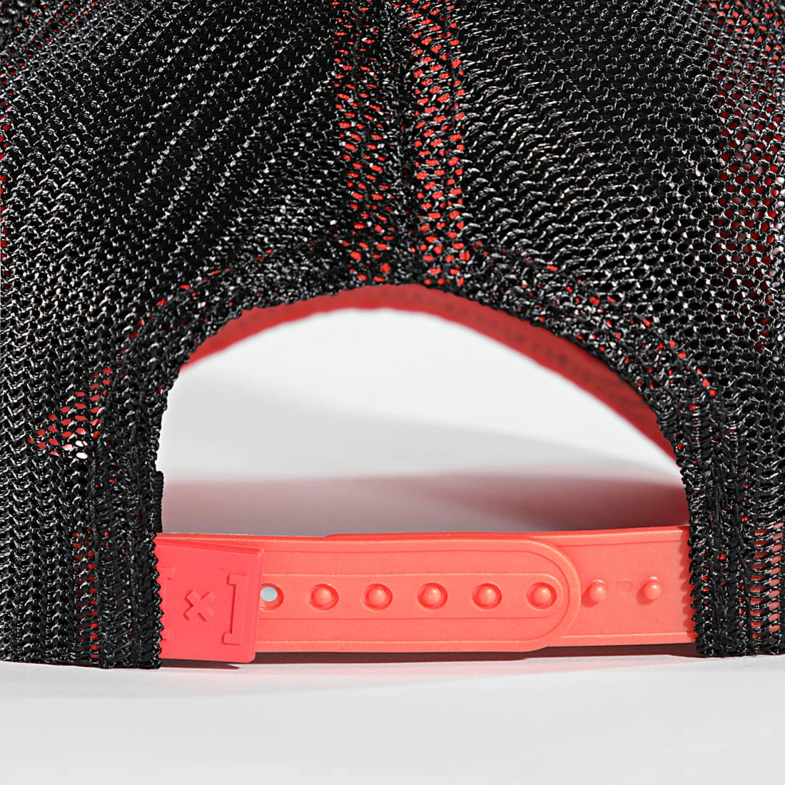 Tout neuf 🔔 Casquette Trucker Daffy Orange Blanc de Capslab 🤩 3 Tout neuf 🔔 Casquette Trucker Daffy Orange Blanc de Capslab 🤩 – Image 3