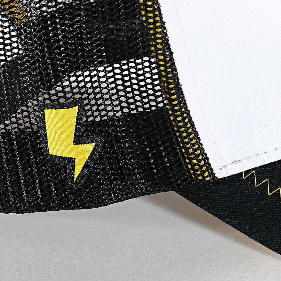 Budget 🔔 Casquette Trucker Pikachu Blanc Noir de Capslab ❤️ 3 Budget 🔔 Casquette Trucker Pikachu Blanc Noir de Capslab ❤️ – Image 3
