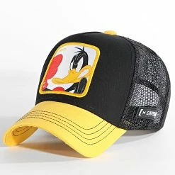 De gros 💯 Casquette Trucker Daffy Duck Noir Jaune de Capslab 🛒